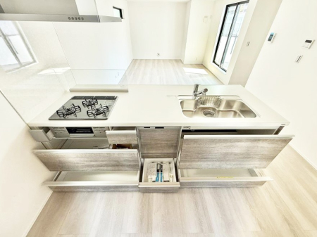 �L�b�`�� �������Ƒ����J��[�߂�A������̂���L�b�`��