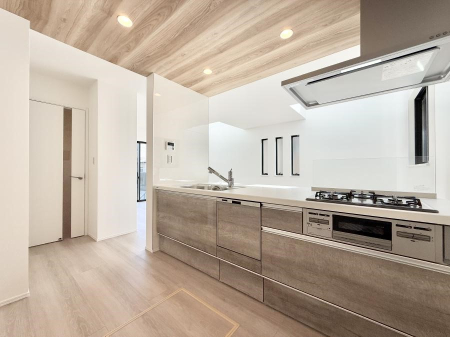 �L�b�`�� �����������������Ԃ����܂��A�Ί炠�ӂ��L�b�`��