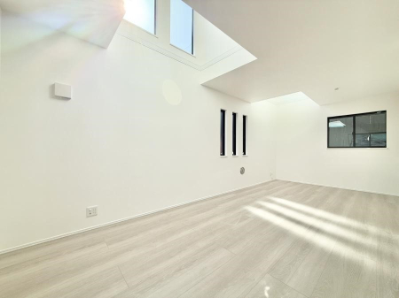 ���r���O ���������났�ƏΊ炪�W�܂�A�S���܂郊�r���O