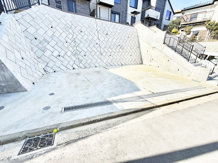  �O�ρ��J�[�X�y�[�X2��L