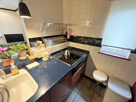 �L�b�`�� ���������y���݂ƐH�ׂ�K����͂���L�b�`��