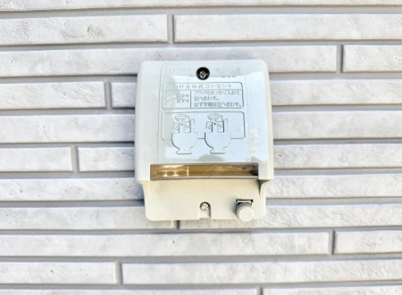 ���̑����� �ݔ������O�ɓd���R���Z���g������΁A�������@�ő���O�ǂ�|������ȂǕ֗��ł��B