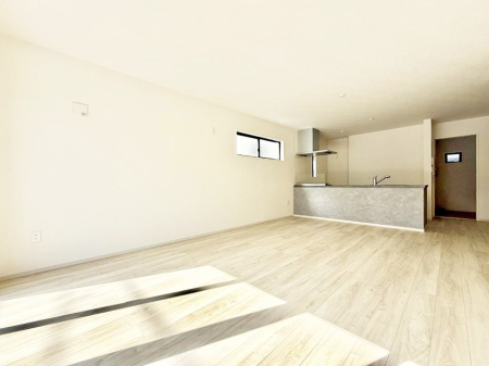 ���r���O ���������났�ƏΊ炪�W�܂�A�S���܂郊�r���O