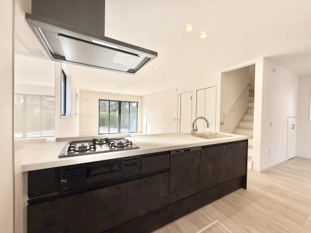 �L�b�`�� �������Ƒ����J��[�߂�A������̂���L�b�`��