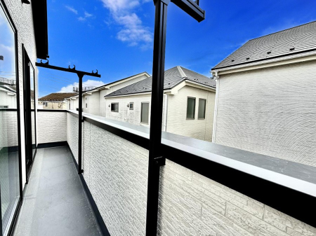 �o���R�j�[ ������ �G�߂̈ڂ낢����������J���I�ȋ�Ԃł�