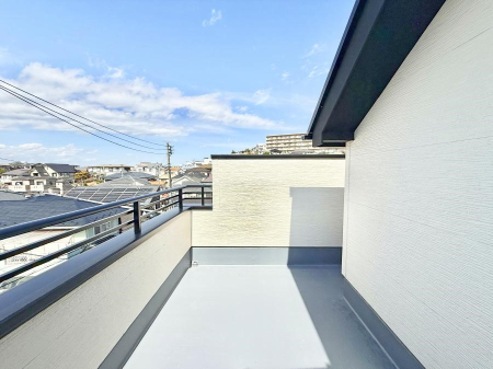 �o���R�j�[ ������ �G�߂̈ڂ낢����������J���I�ȋ�Ԃł�