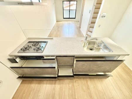 �L�b�`�� �����������������Ԃ����܂��A�Ί炠�ӂ��L�b�`��