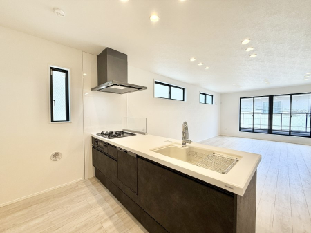 �L�b�`�� ���������y���݂ƐH�ׂ�K����͂���L�b�`��