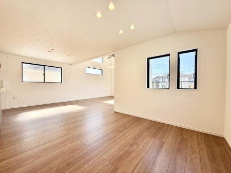 ���r���O ���������R�Ɖ�b�����܂��A�S�n�悢�ЂƂƂ�