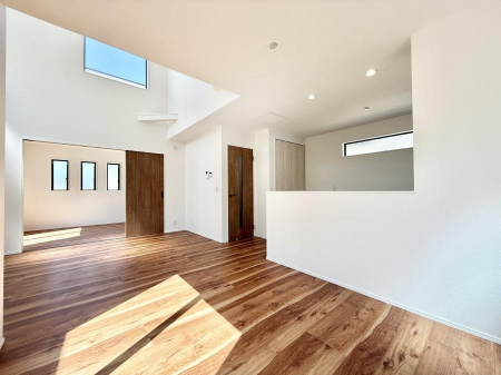 ���r���O ���������R�Ɖ�b�����܂��A�S�n�悢�ЂƂƂ�