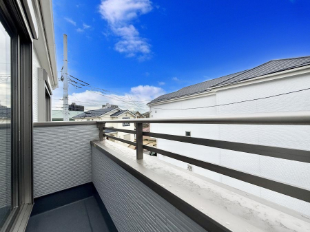 �o���R�j�[ ������ �G�߂̈ڂ낢����������J���I�ȋ�Ԃł�