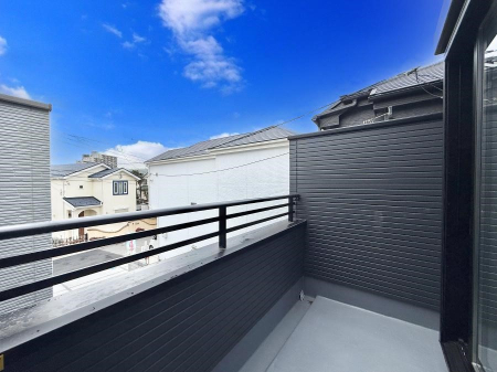 �o���R�j�[ ������ �G�߂̈ڂ낢����������J���I�ȋ�Ԃł�