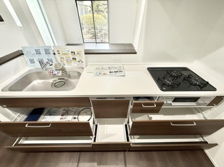 �L�b�`�� �������Ƒ����J��[�߂�A������̂���L�b�`��