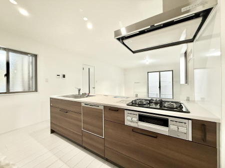 �L�b�`�� �����������������Ԃ����܂��A�Ί炠�ӂ��L�b�`��