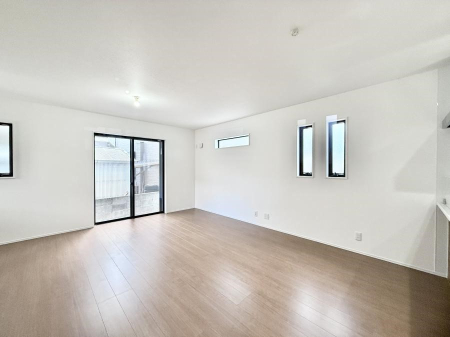 ���r���O ���������S�n�̂����A���z�̃��r���O