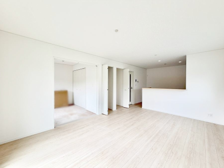 ���r���O ���������S�n�̂����A���z�̃��r���O