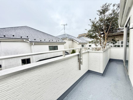 �o���R�j�[ ������ �G�߂̈ڂ낢����������J���I�ȋ�Ԃł�