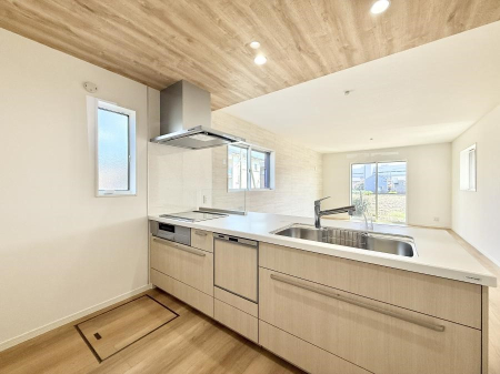 �L�b�`�� �����������������Ԃ����܂��A�Ί炠�ӂ��L�b�`��