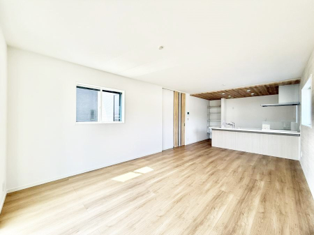 ���r���O ���������났�ƏΊ炪�W�܂�A�S���܂郊�r���O