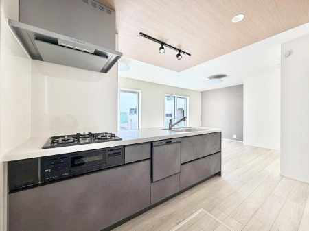 �L�b�`�� �������V���v���Ŕ������S�n�悢���Ԃ𐶂ރL�b�`�����