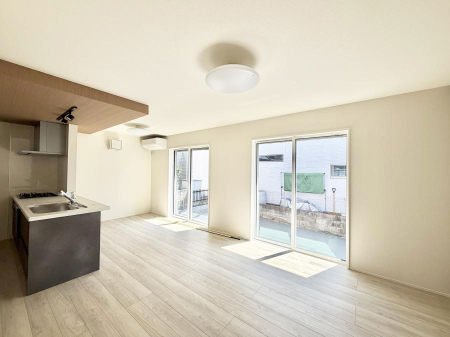 ���̑����� �������Ƒ��̏Ί炪���ӂ��A���났�̋��