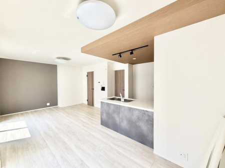 ���r���O ���������R�Ɖ�b�����܂��A�S�n�悢�ЂƂƂ�