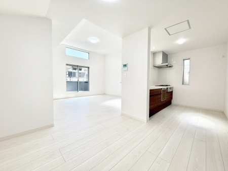 ���r���O ���������R�Ɖ�b�����܂��A�S�n�悢�ЂƂƂ�