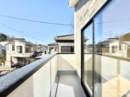 �o���R�j�[ ������ �G�߂̈ڂ낢����������J���I�ȋ�Ԃł�