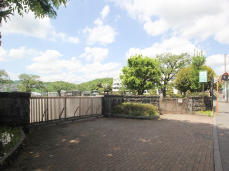 ���ӊ� ���w�Z 1700m ���͌��s����K���w�Z