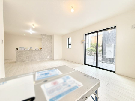 ���r���O ���������R�Ɖ�b�����܂��A�S�n�悢�ЂƂƂ�