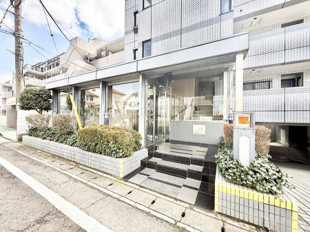 �G���g�����X �O�ρ��A�邽�тɈ��S����^���Ă����A���J�ɊǗ����ꂽ���L���