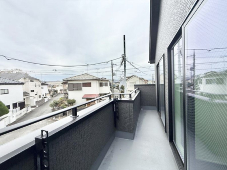 �o���R�j�[ ������ �G�߂̈ڂ낢����������J���I�ȋ�Ԃł�