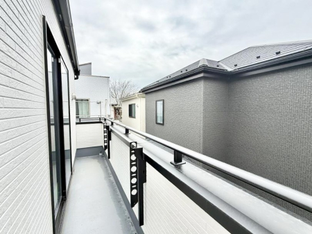 �o���R�j�[ ������ �G�߂̈ڂ낢����������J���I�ȋ�Ԃł�