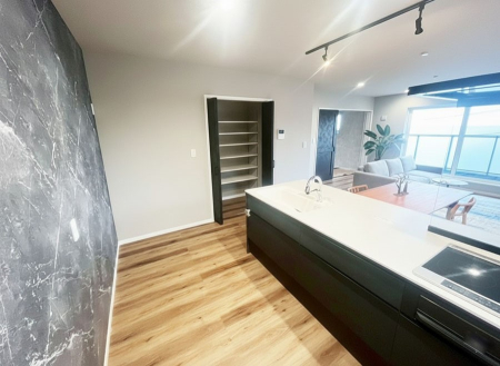 �L�b�`�� �������Ƒ����J��[�߂�A������̂���L�b�`��