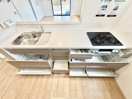 �L�b�`�� �������Ƒ����J��[�߂�A������̂���L�b�`��