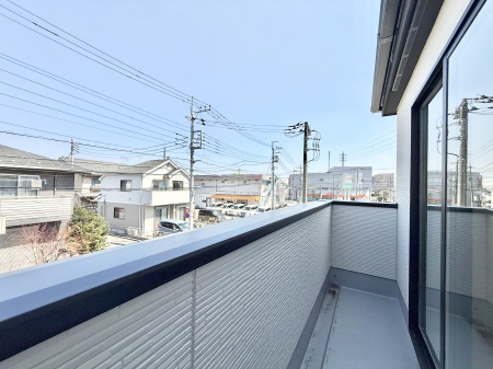 �o���R�j�[ ������ �G�߂̈ڂ낢����������J���I�ȋ�Ԃł�