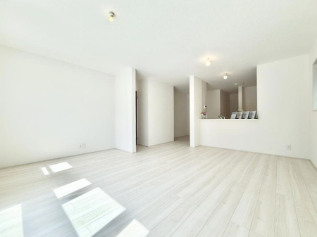 ���r���O ���������S�n�̂����A���z�̃��r���O