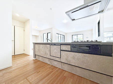 �L�b�`�� �������V���v���Ŕ������S�n�悢���Ԃ𐶂ރL�b�`�����