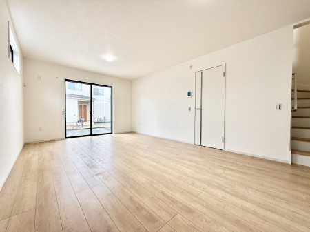 ���r���O ���������S�n�̂����A���z�̃��r���O