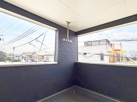 �o���R�j�[ ������ ���R��g�߂Ɋ�����A�J���I�ȃo���R�j�[