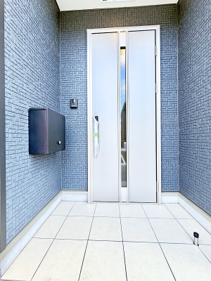 ���� �O�ρ� �V���v���Ŕ������A�Z�܂��̑���ۂ��ʂ錺�ւł�