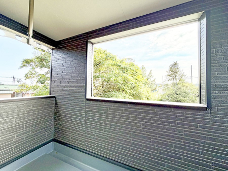 �o���R�j�[ ������ �G�߂̈ڂ낢����������J���I�ȋ�Ԃł�