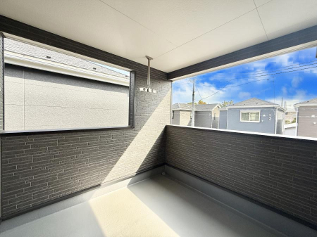 �o���R�j�[ ������ �G�߂̈ڂ낢����������J���I�ȋ�Ԃł�