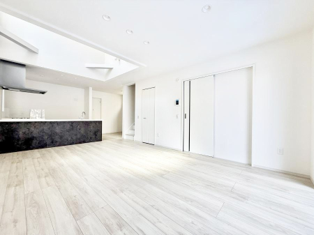 ���r���O ���������R�Ɖ�b�����܂��A�S�n�悢�ЂƂƂ�