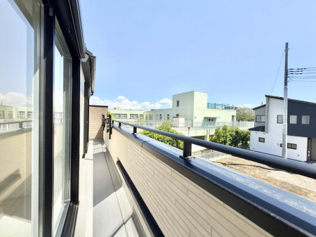 �o���R�j�[ ������ ���R��g�߂Ɋ�����A�J���I�ȃo���R�j�[