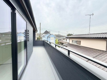 �o���R�j�[ ������ �G�߂̈ڂ낢����������J���I�ȋ�Ԃł�