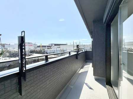 �o���R�j�[ ������ �G�߂̈ڂ낢����������J���I�ȋ�Ԃł�