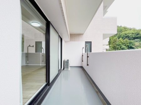 �o���R�j�[ ������ �G�߂̈ڂ낢����������J���I�ȋ�Ԃł�