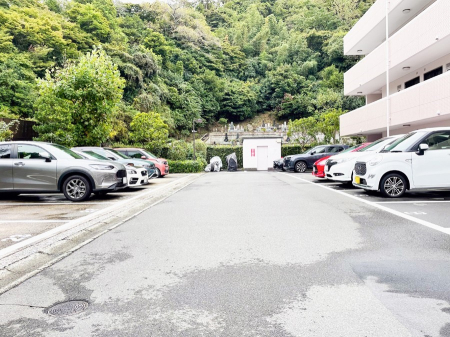 ���ԏ� �O�ρ������̒��Ԃ����K��