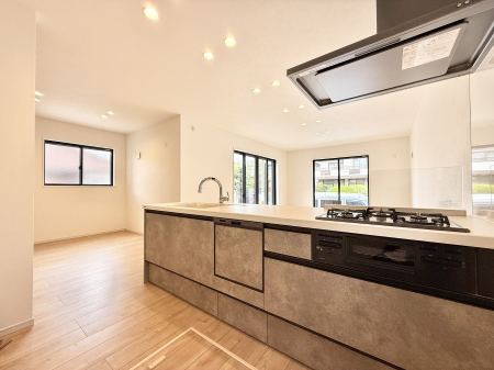 �L�b�`�� �������Ƒ����J��[�߂�A������̂���L�b�`��